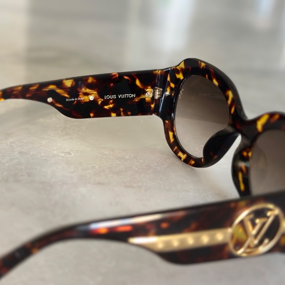 Louis Vuitton Designer Retired PARIS/TEXAS Sun Glasses - Picture 6 of 13